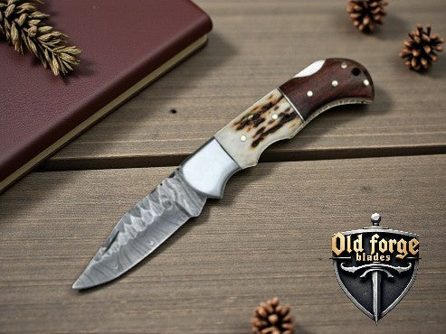 Handmade Damascus Pocket Knife – Stag Horn & Wood Handle
