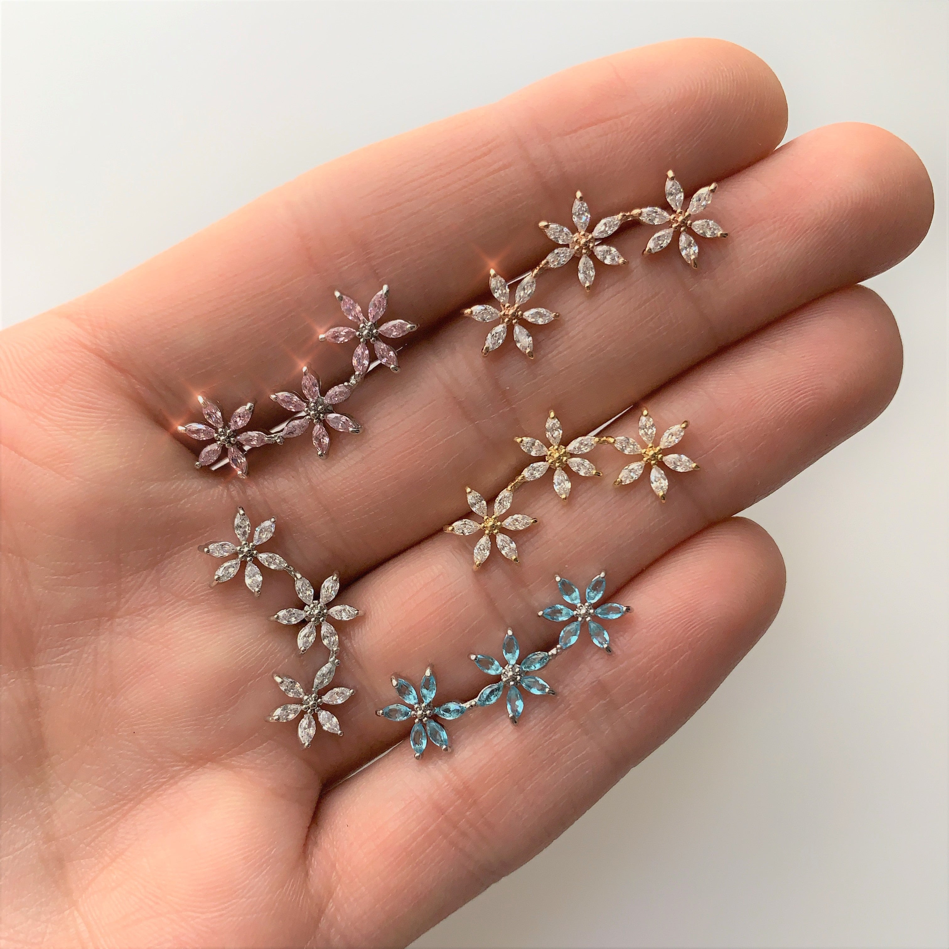 16G 1/4 Clear CZ Gem Tri Flower Cartilage