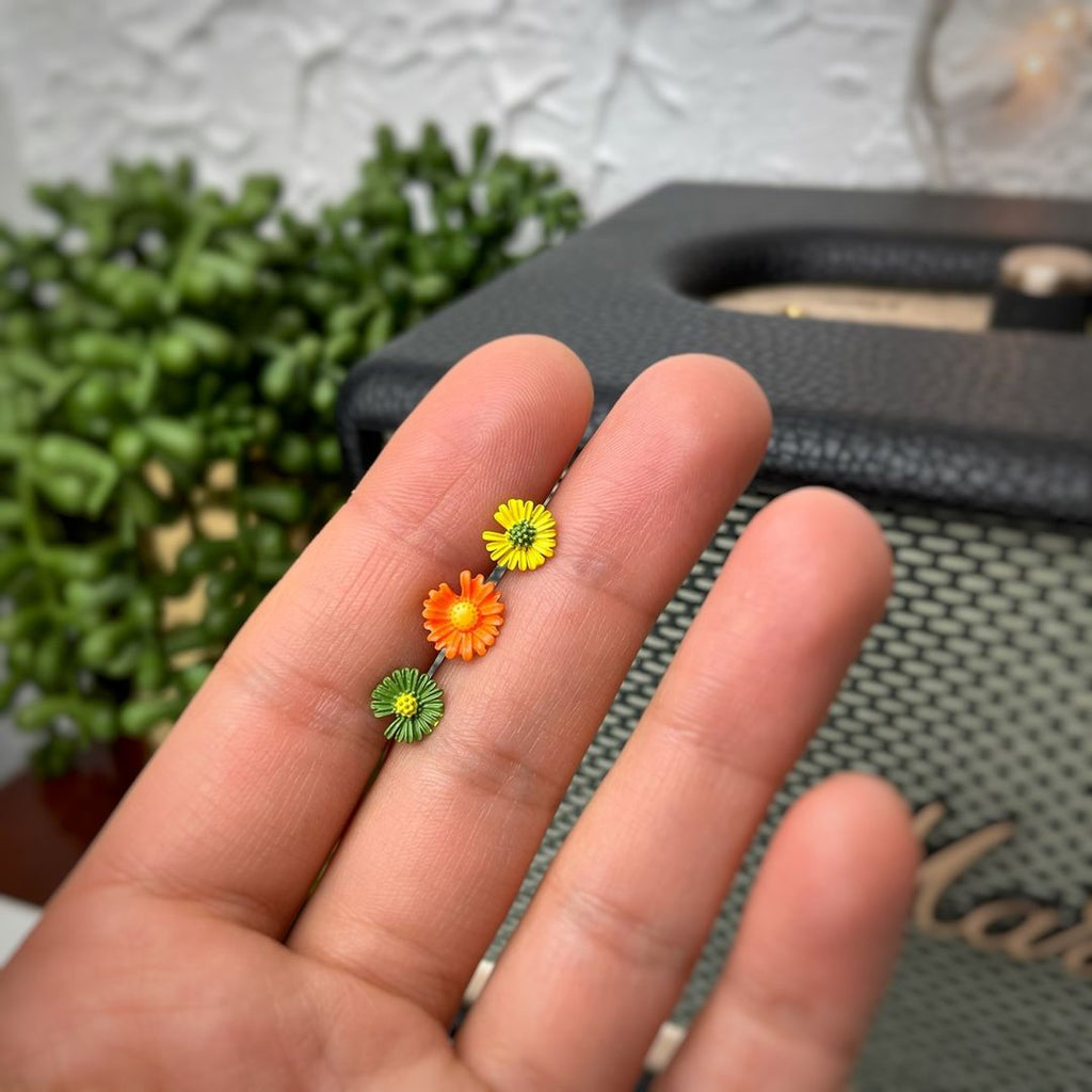 16G 5/16 Green Daisy Flower Labret Monroe Tragus