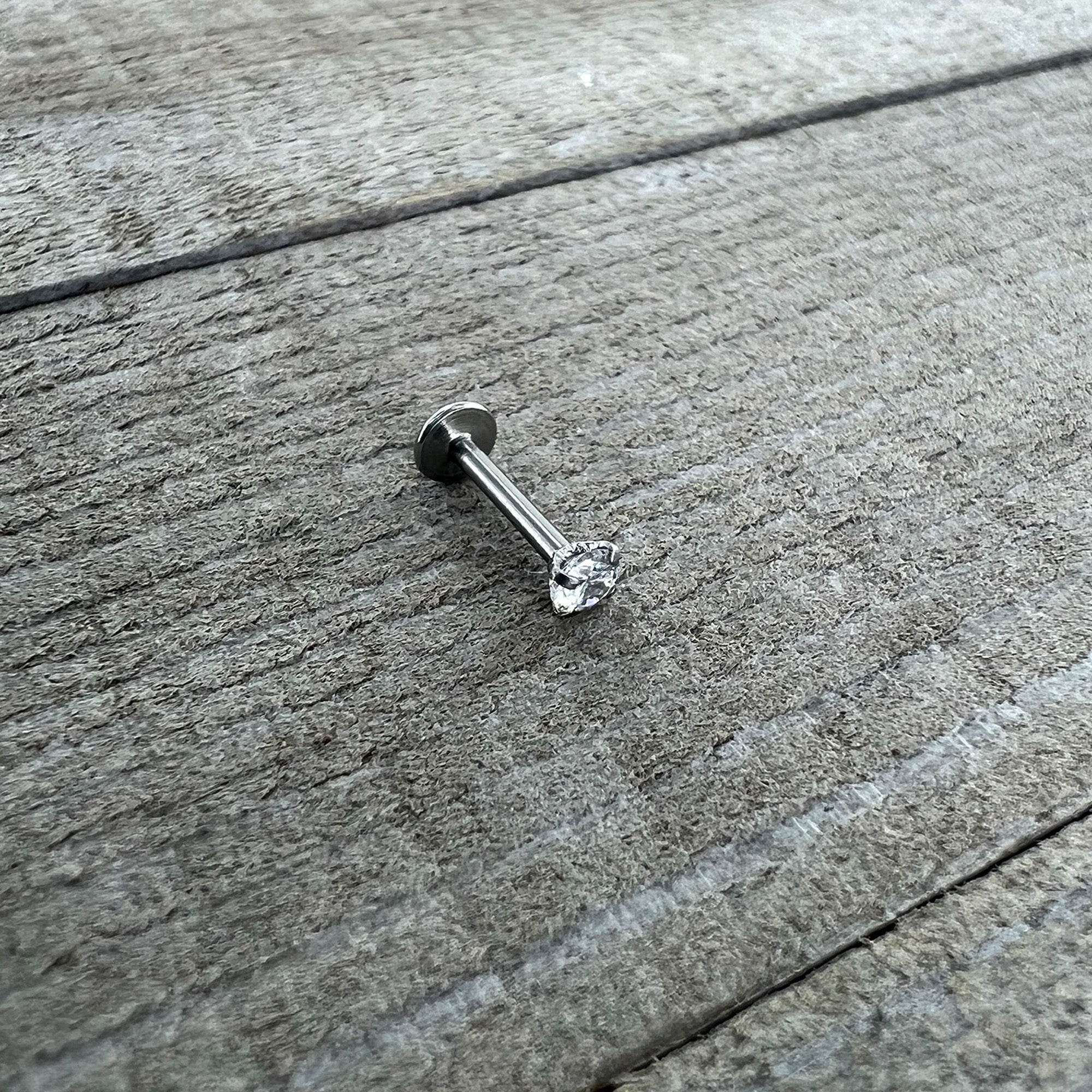 16G 5/16 Clear Gem Round End Internally Threaded Labret Tragus