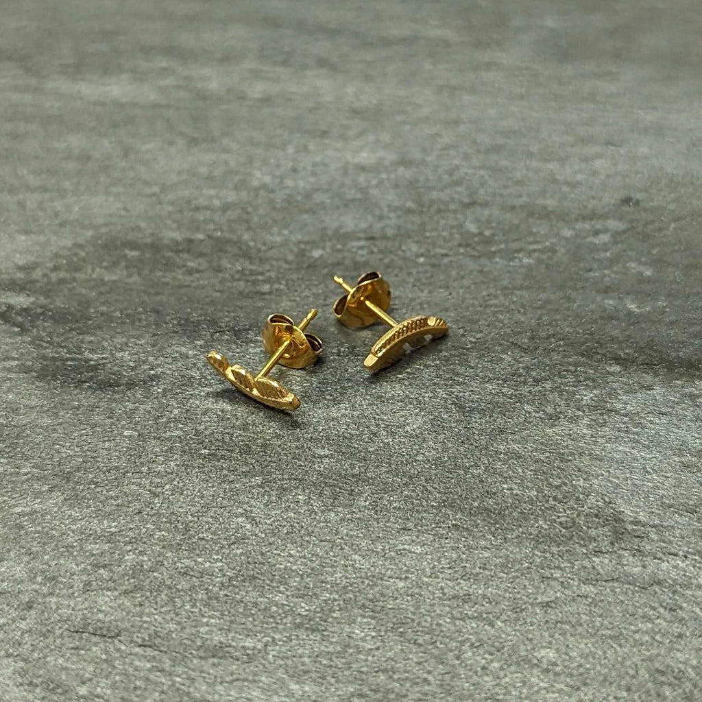 20G Gold Tone ASTM F-136 Implant Grade Titanium Fashion Feather Stud Earrings