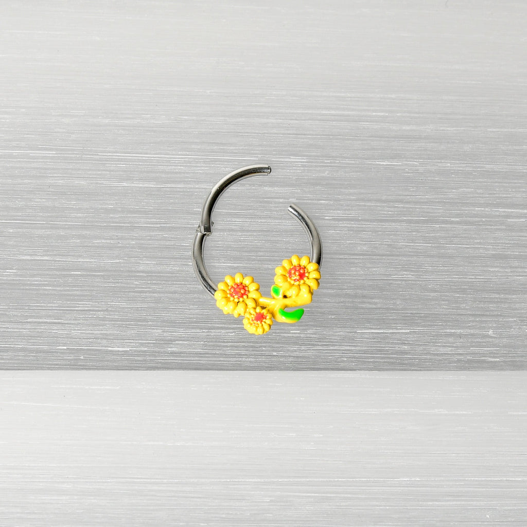 16G 3/8 Happy Yellow Sunflower Trio Hinged Segment Ring