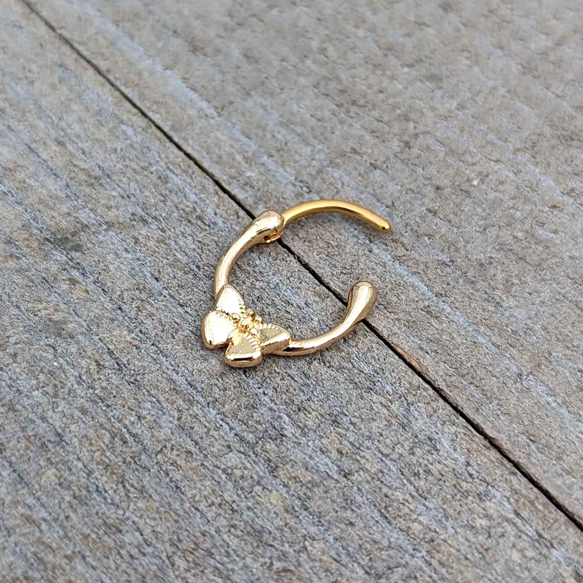 16G 5/16 Gold Tone Simple Textured Butterfly Cartilage Clicker