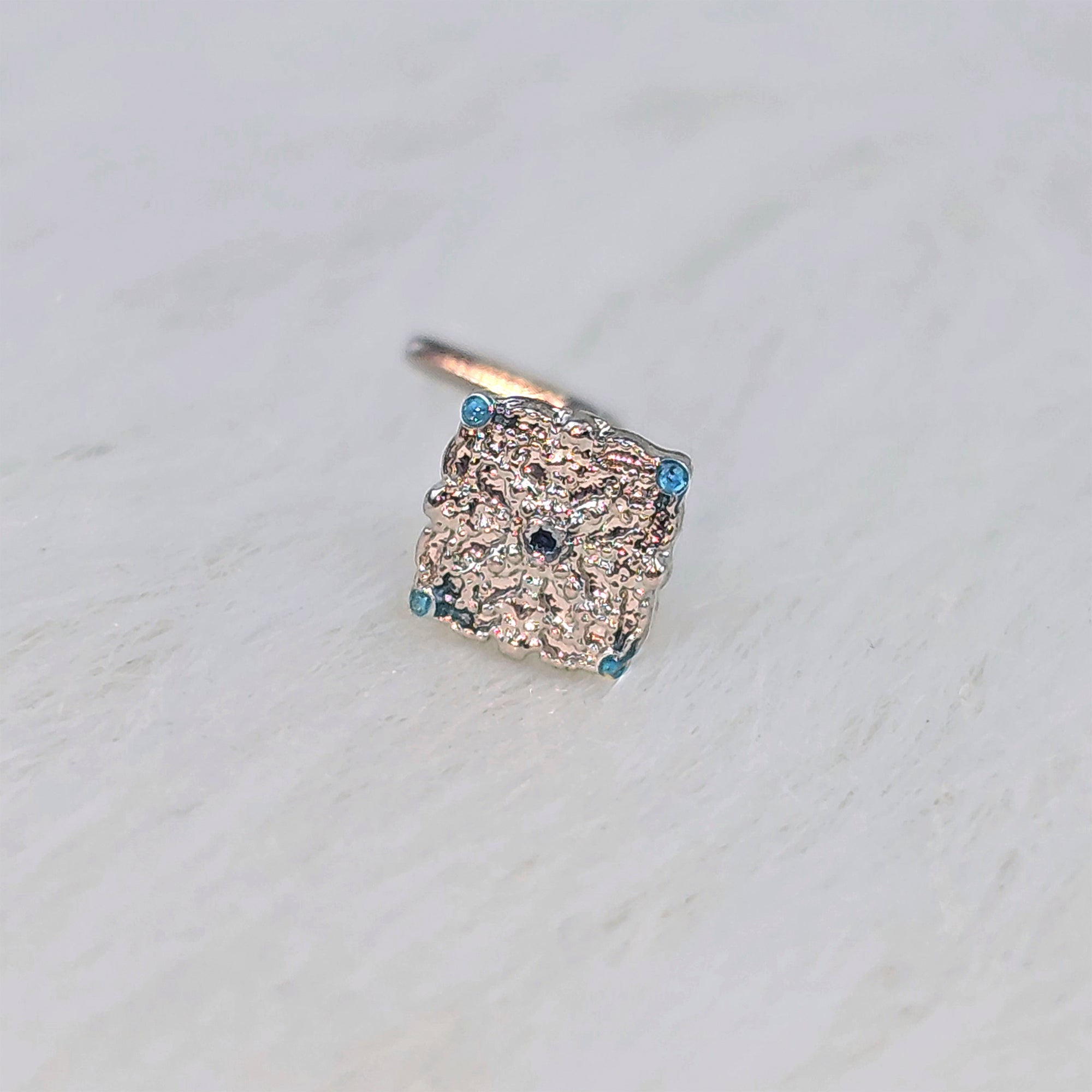 20G 7mm Lacy Rhombus Blue L-Shape Nose Ring