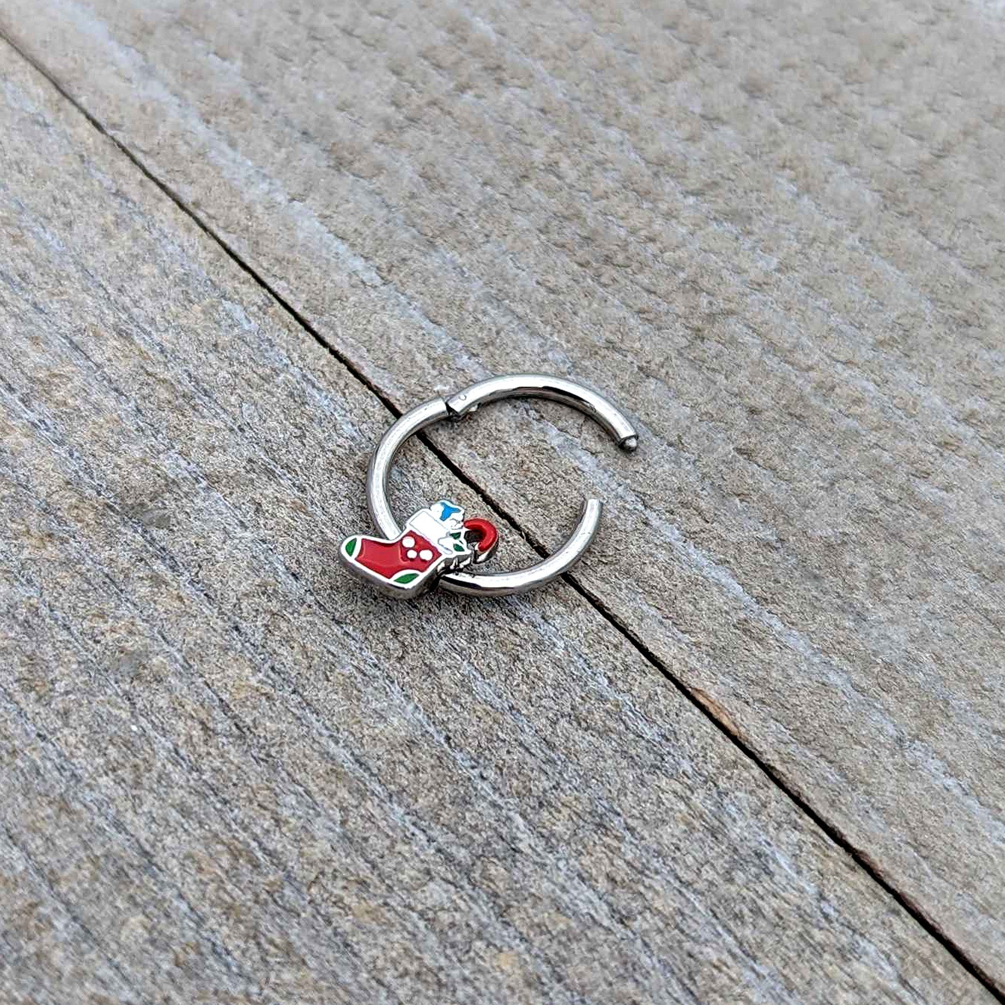 16G 3/8 Happy Christmas Stocking Red Green Hinged Segment Ring