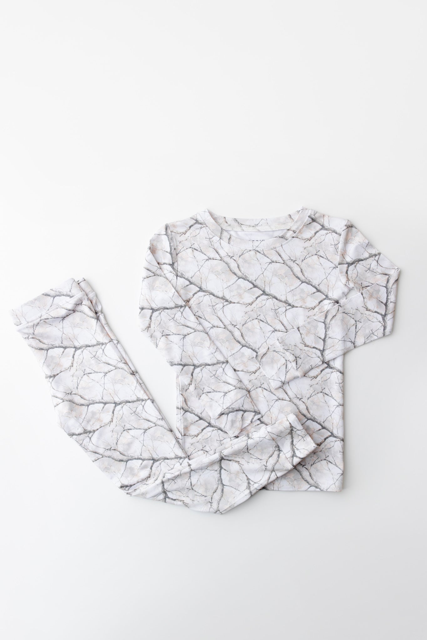 Whiteout: 2 Piece Set