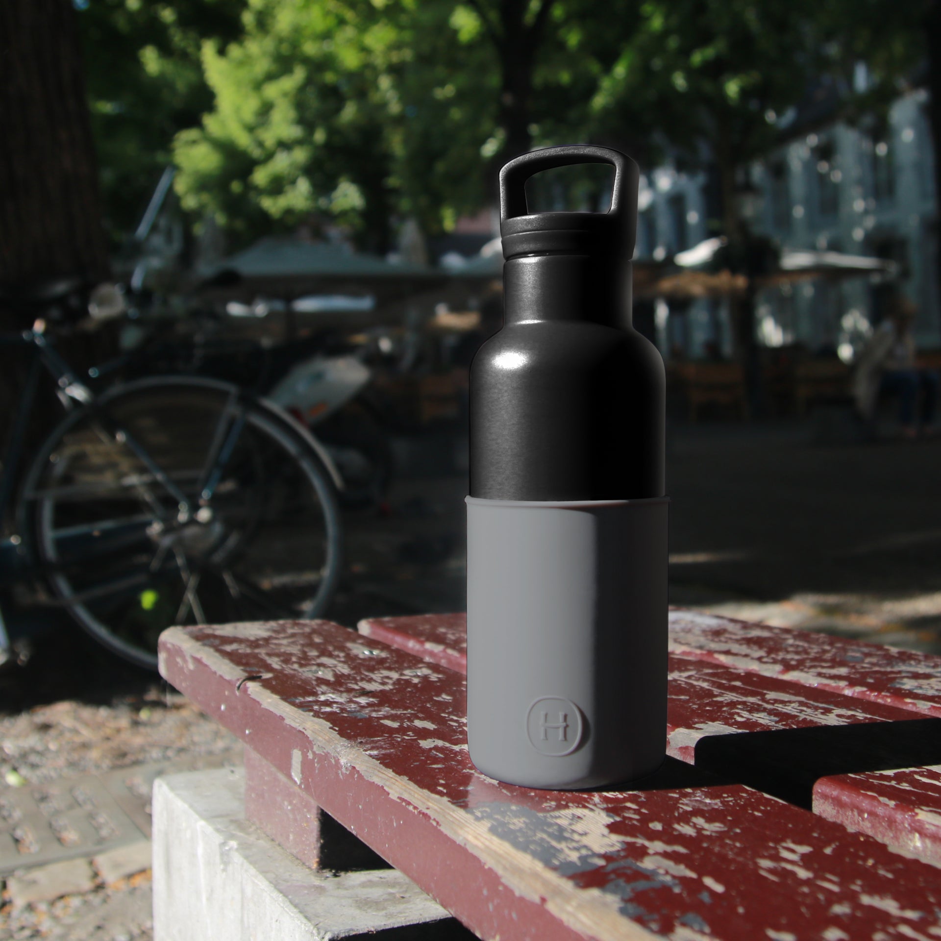 Black-Metallic Grey 16 Oz