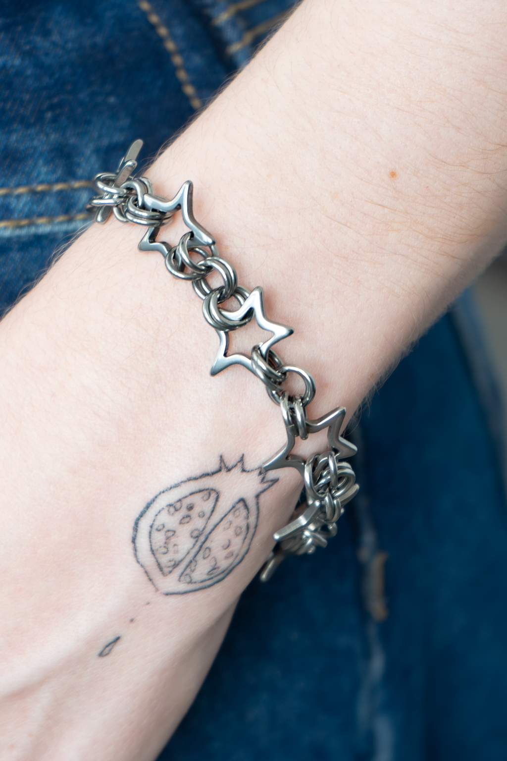 starlight viper - hand-linked star chainmail bracelet