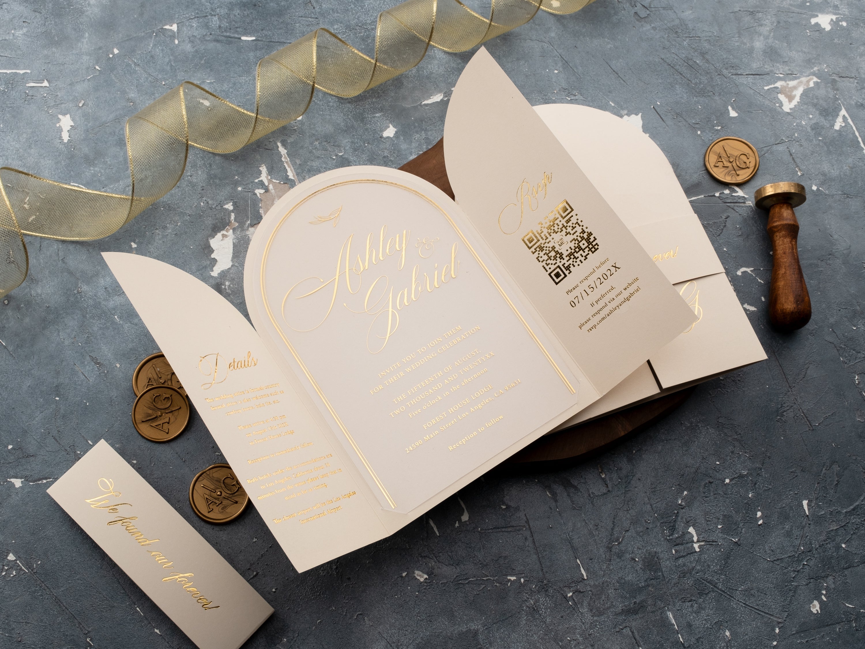 Arch Acrylic Wedding Invitation with Ivory Jacket & Gold Foil