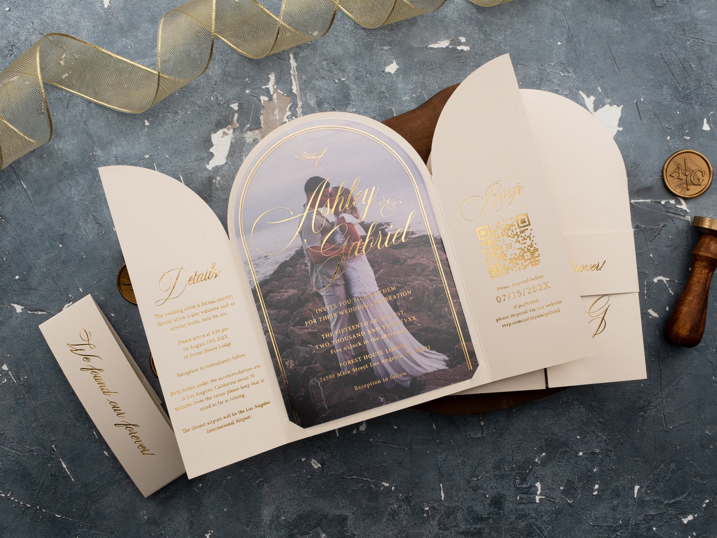 Arch Acrylic Wedding Invitation with Ivory Jacket & Gold Foil