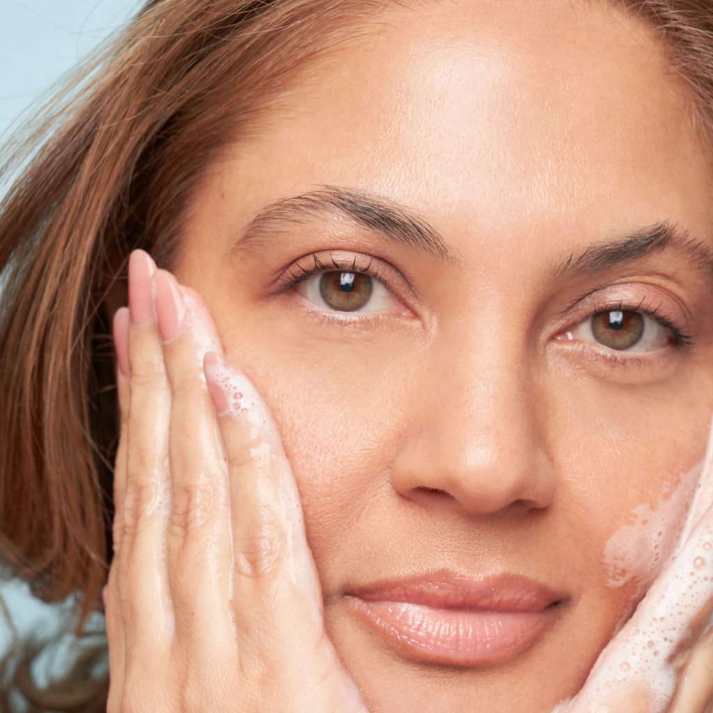 Gentle Hydrating Foaming Cleanser
