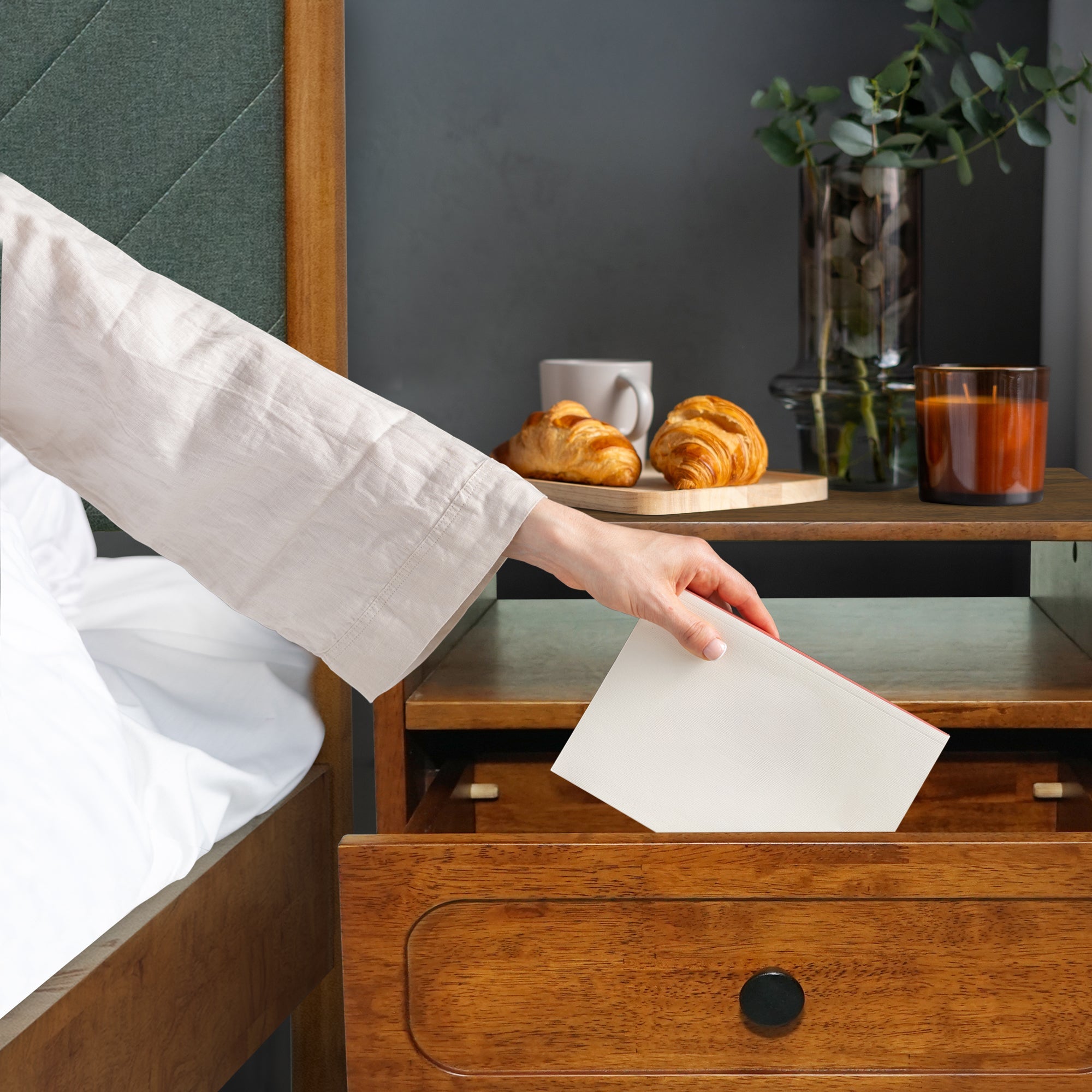 Savana Solid Wood Single-Drawer Nightstand