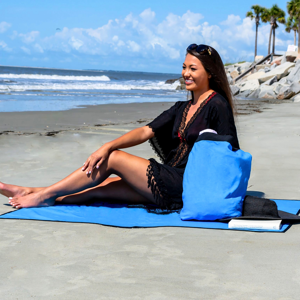 Holiday Travel Beach Blanket – Sand-Repellent & Gift Ready