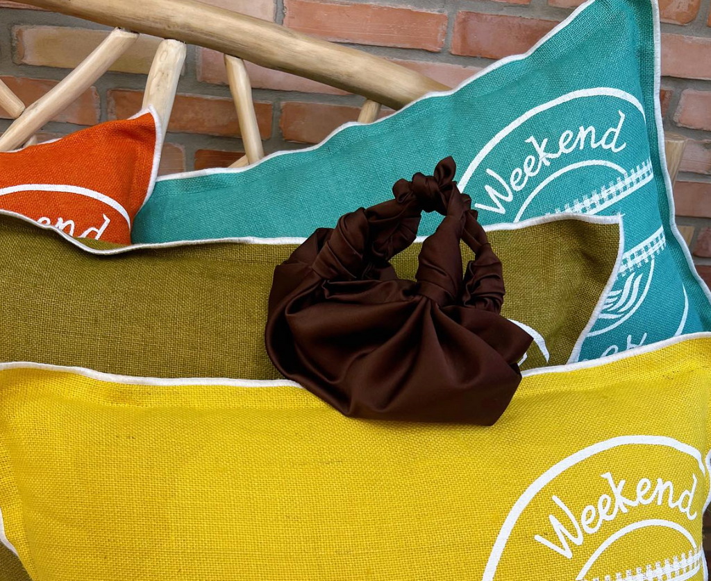 CHOCOLATE NLA SILK KNOT BAG