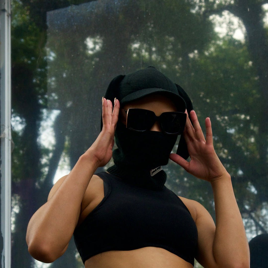Black Brim 1-Hole Balaclava – Sleek Ski Mask for Streetwear, Winter Sports & Tactical Gear