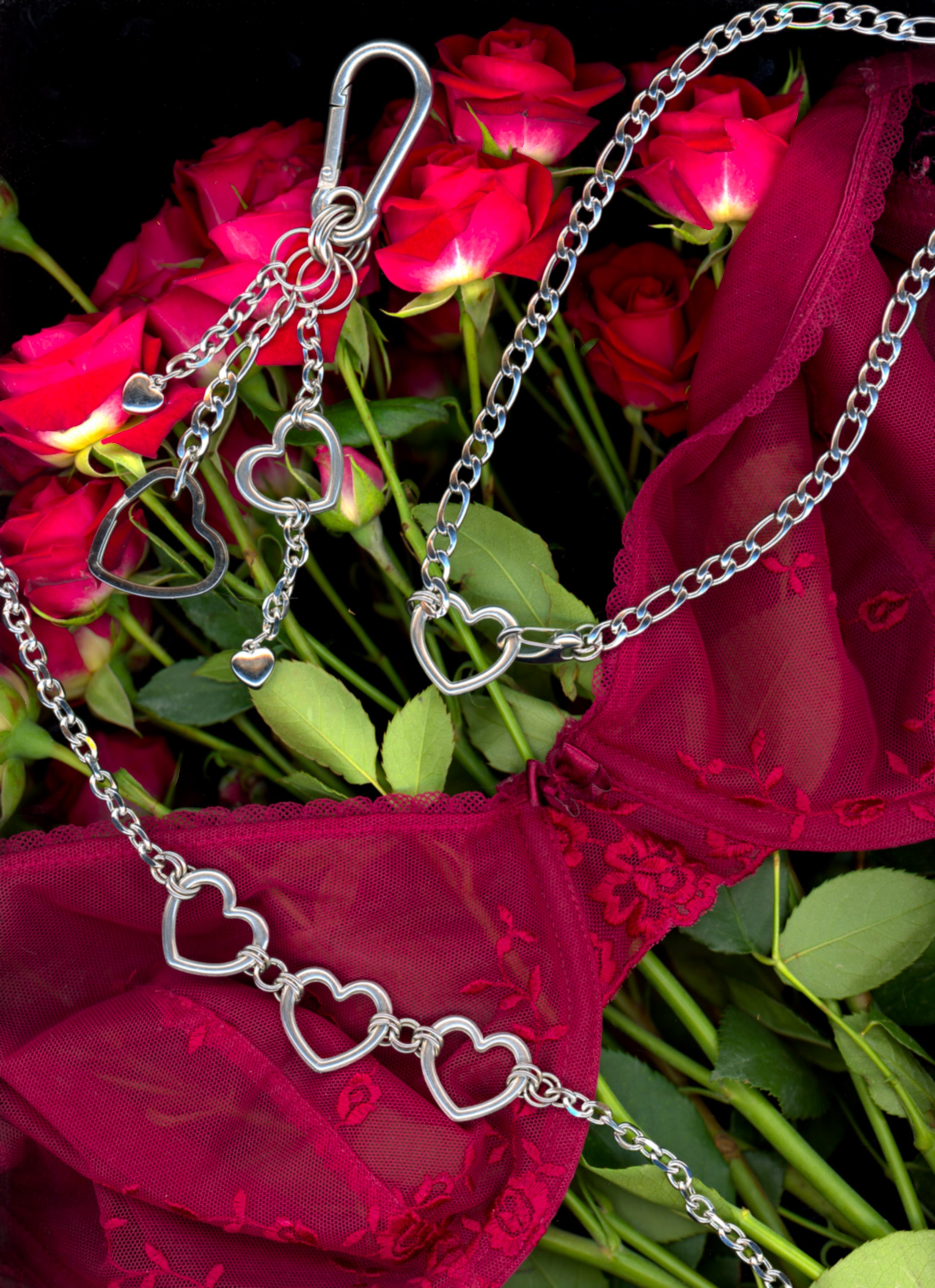 'Eternal Trio' Heart Pendant Necklace