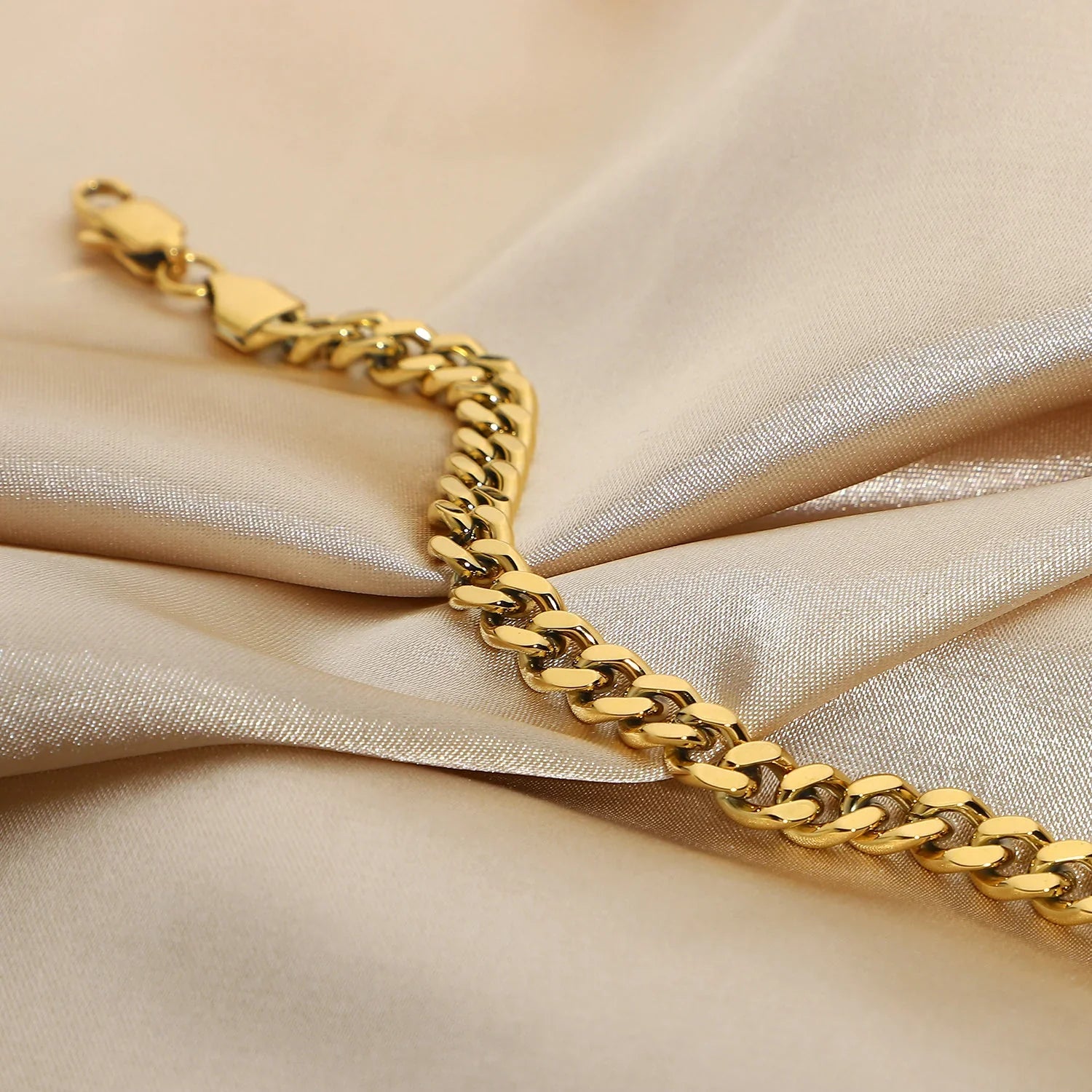 18K Gold Cable Chain Necklace