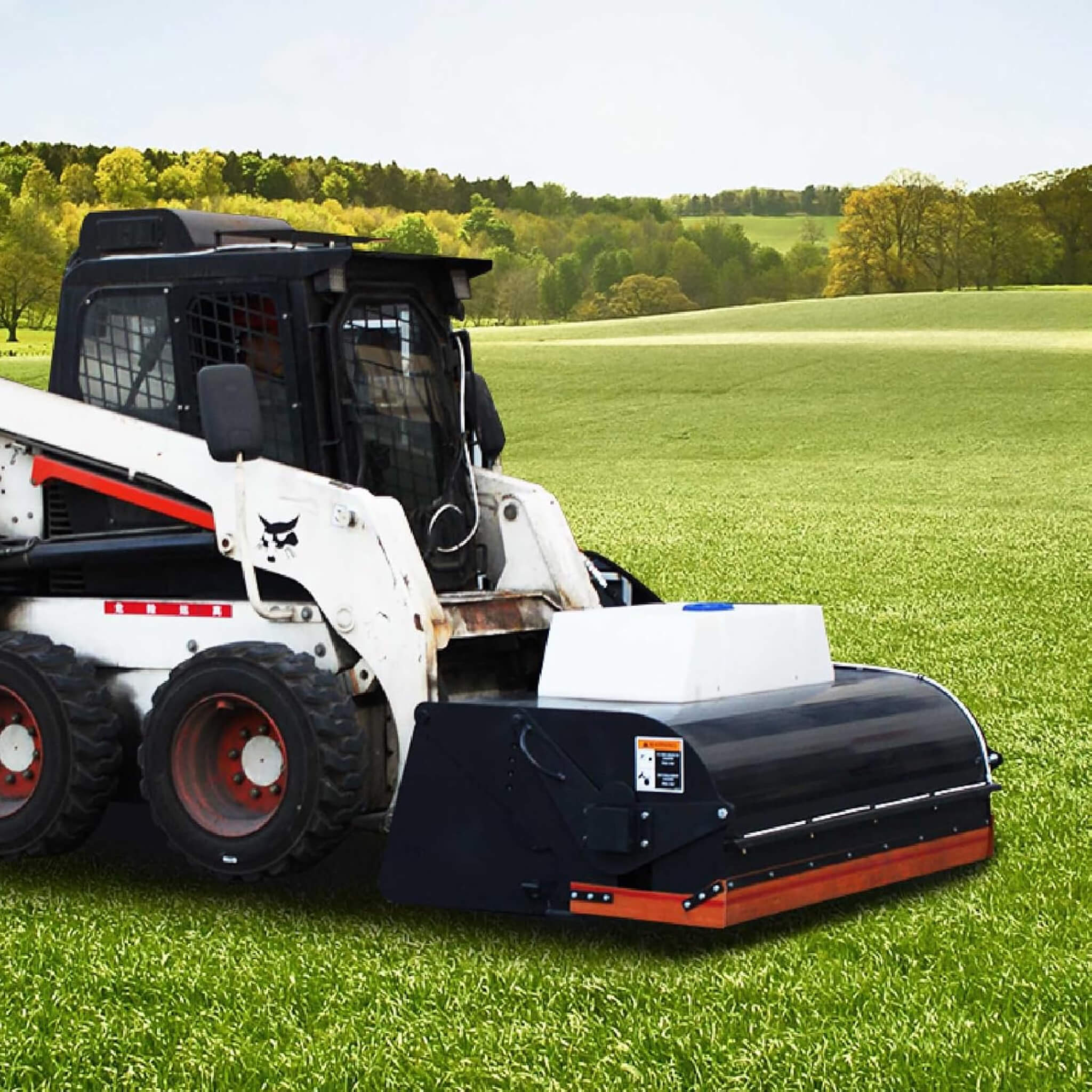 Heavy-Duty 72-Inch Hydraulic Drive Broom Sweeper Skid Steer Attachment With Water Tank (SAK80614)