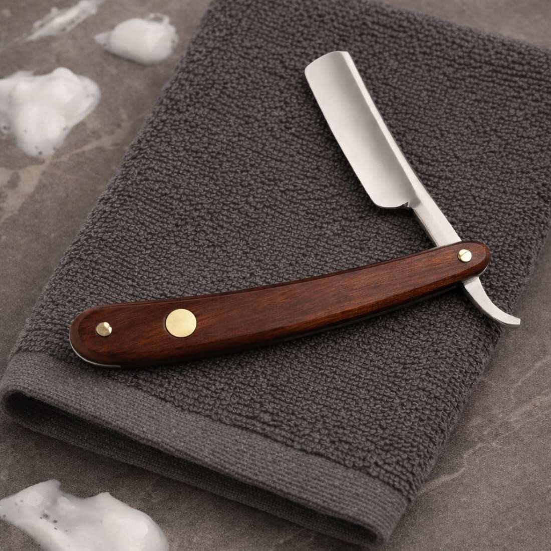 Medallion Straight Razor