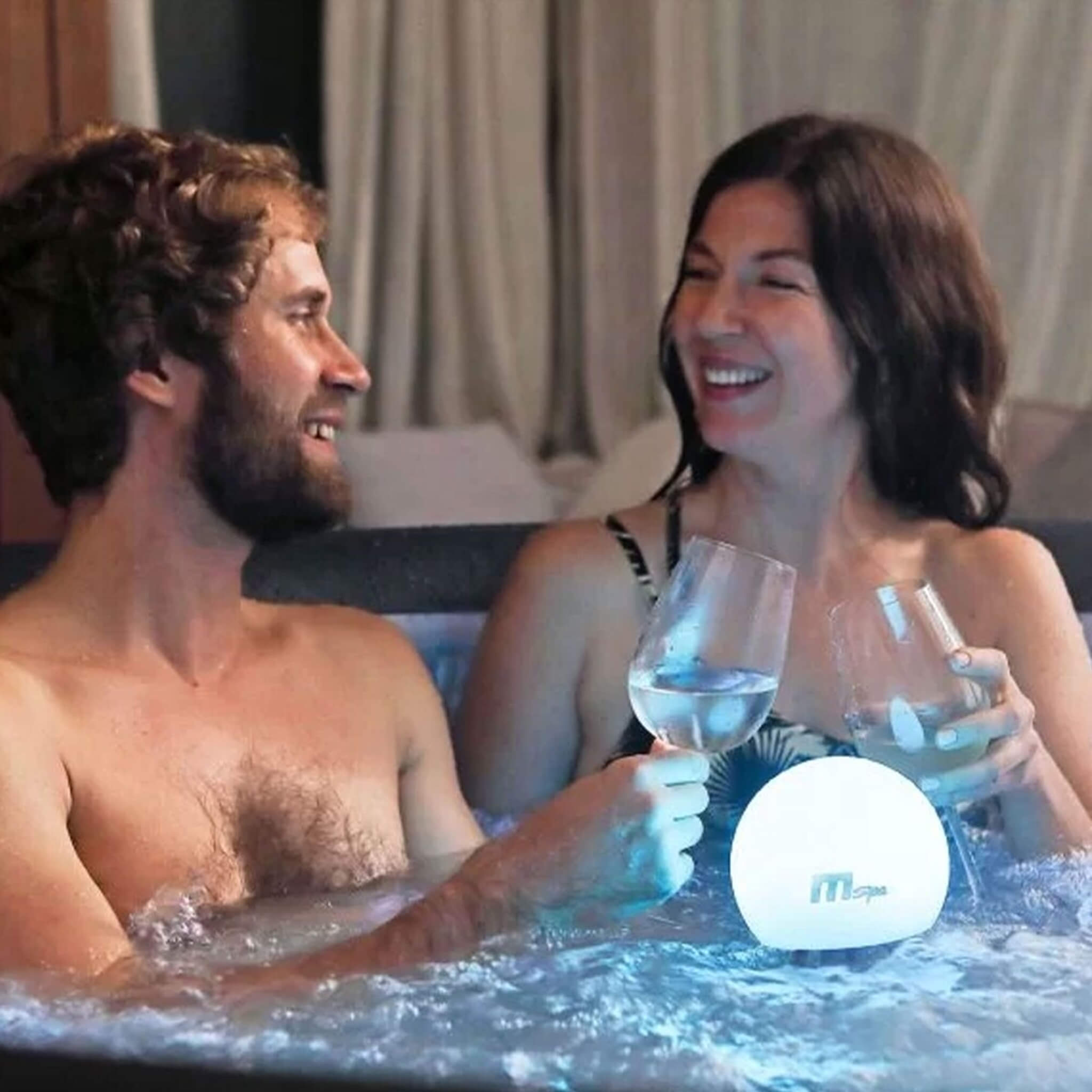 MSpa Aurora Urban Series Six-Person Inflatable Round Hot Tub With Hydro Massage [U-AU061] (SAK19375)