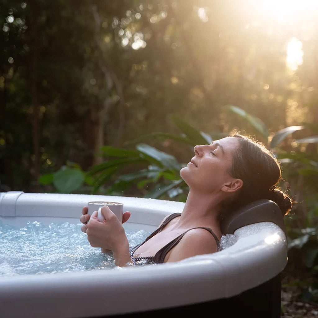 MSpa Denver Frame Series Six-Person Inflatable Round Hot Tub With Hydro Massage [F-DO066W] (SAK87043)
