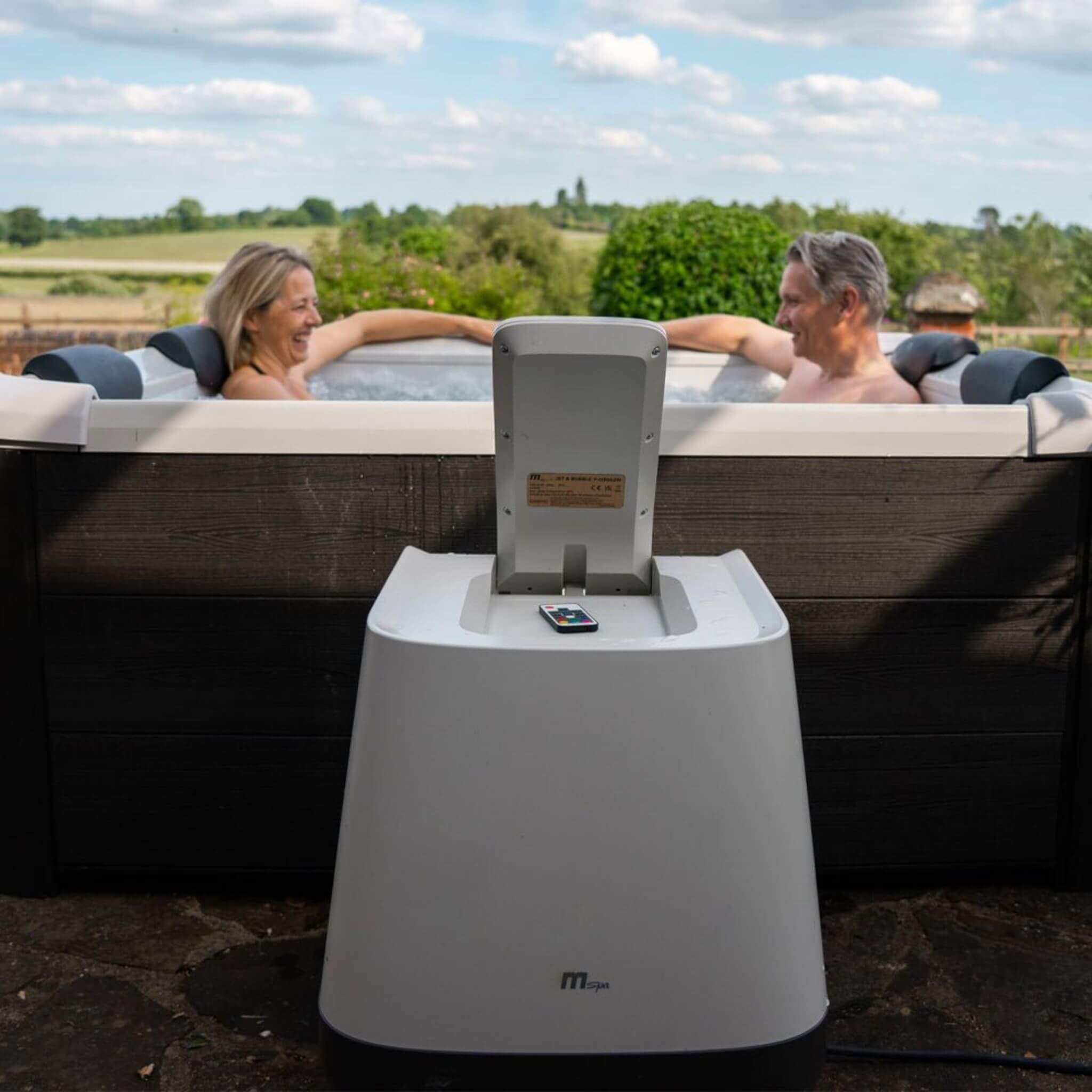 MSpa Oslo Supreme 6-Person 120 Jets Square Spa W/ LED Lights & Integrated App Control [F-OS063W] (SAK93516)