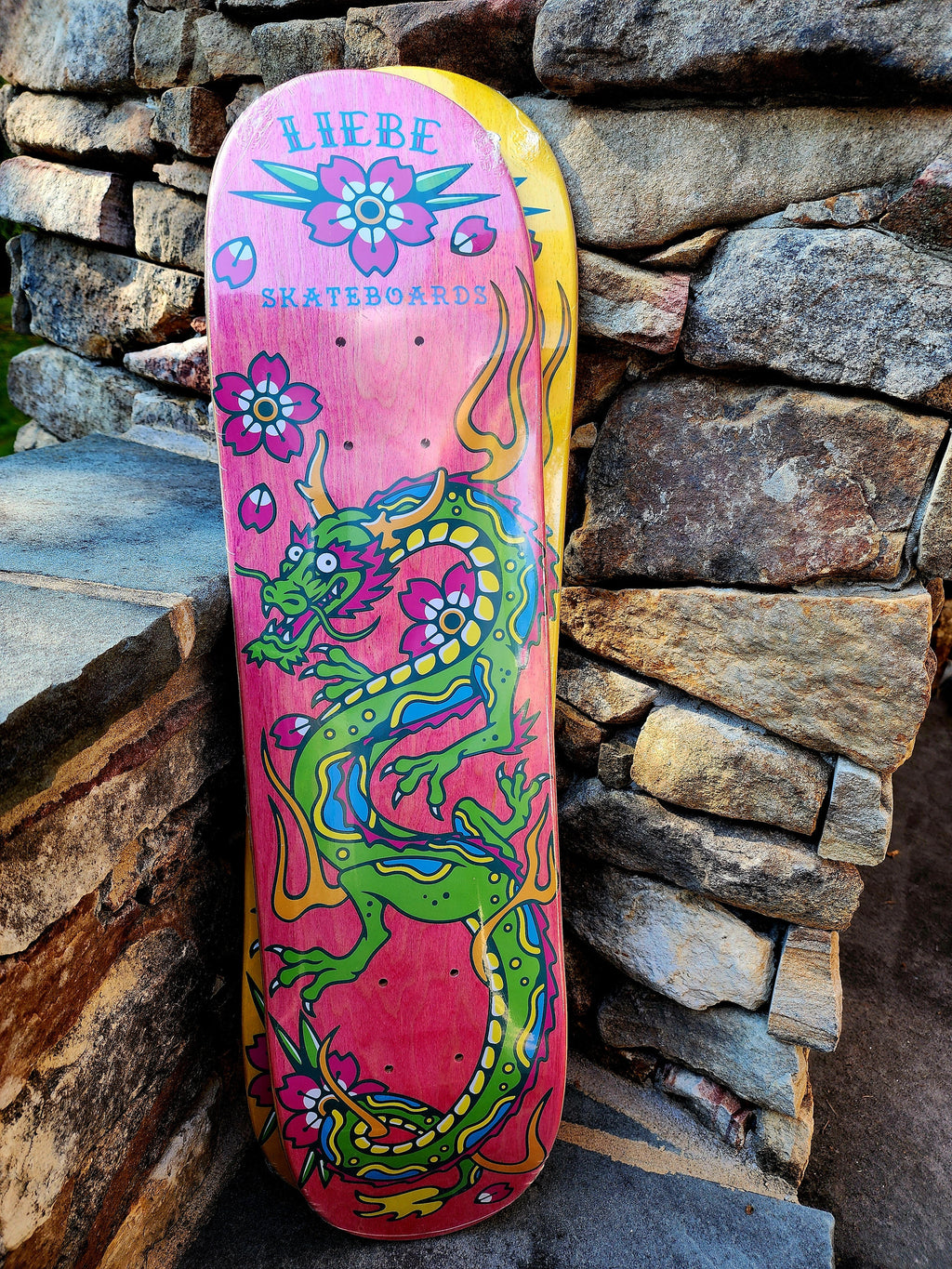 Liebe Grom Squad – Neon Dragon Decks