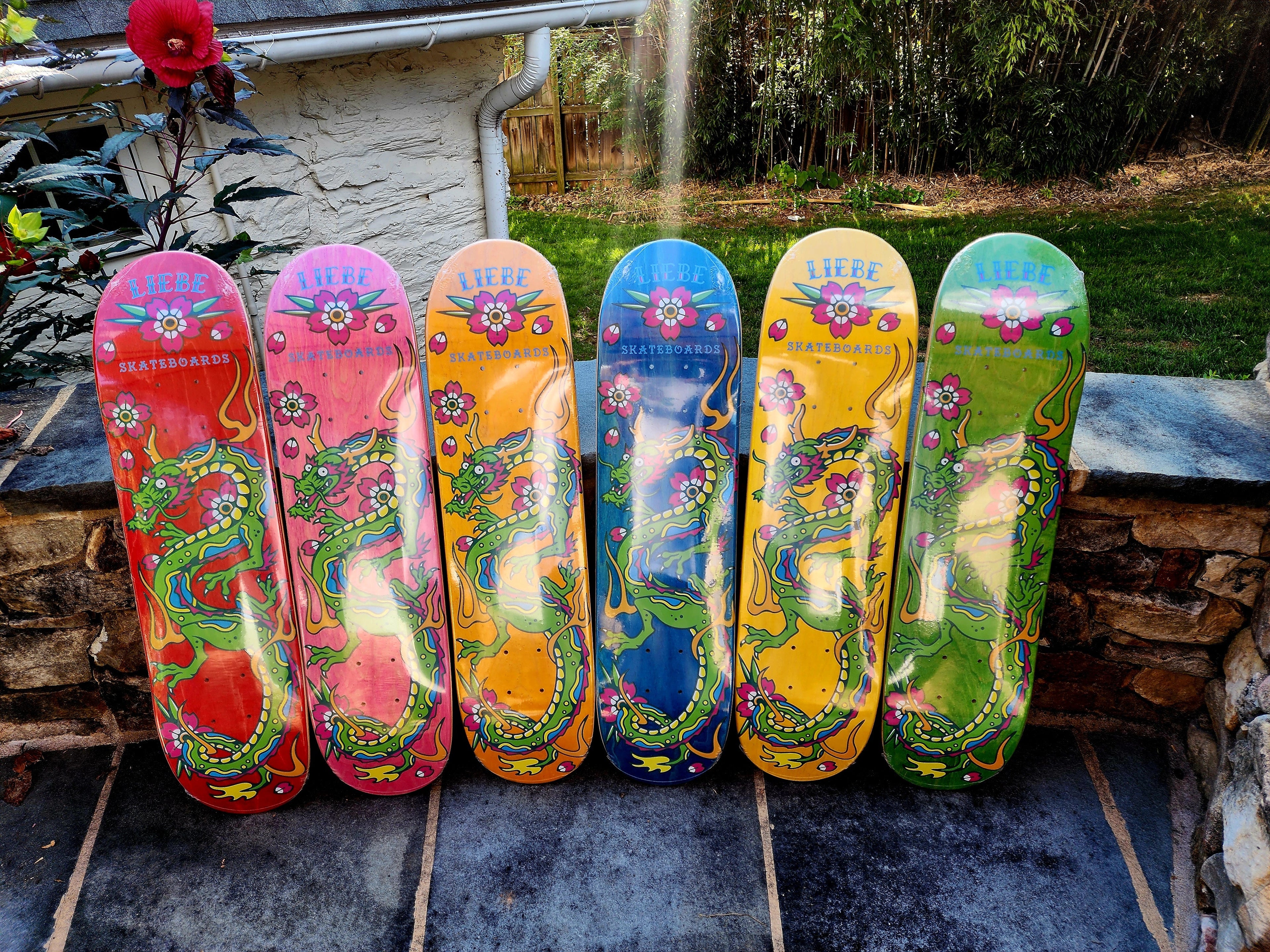 Liebe Grom Squad – Neon Dragon Decks