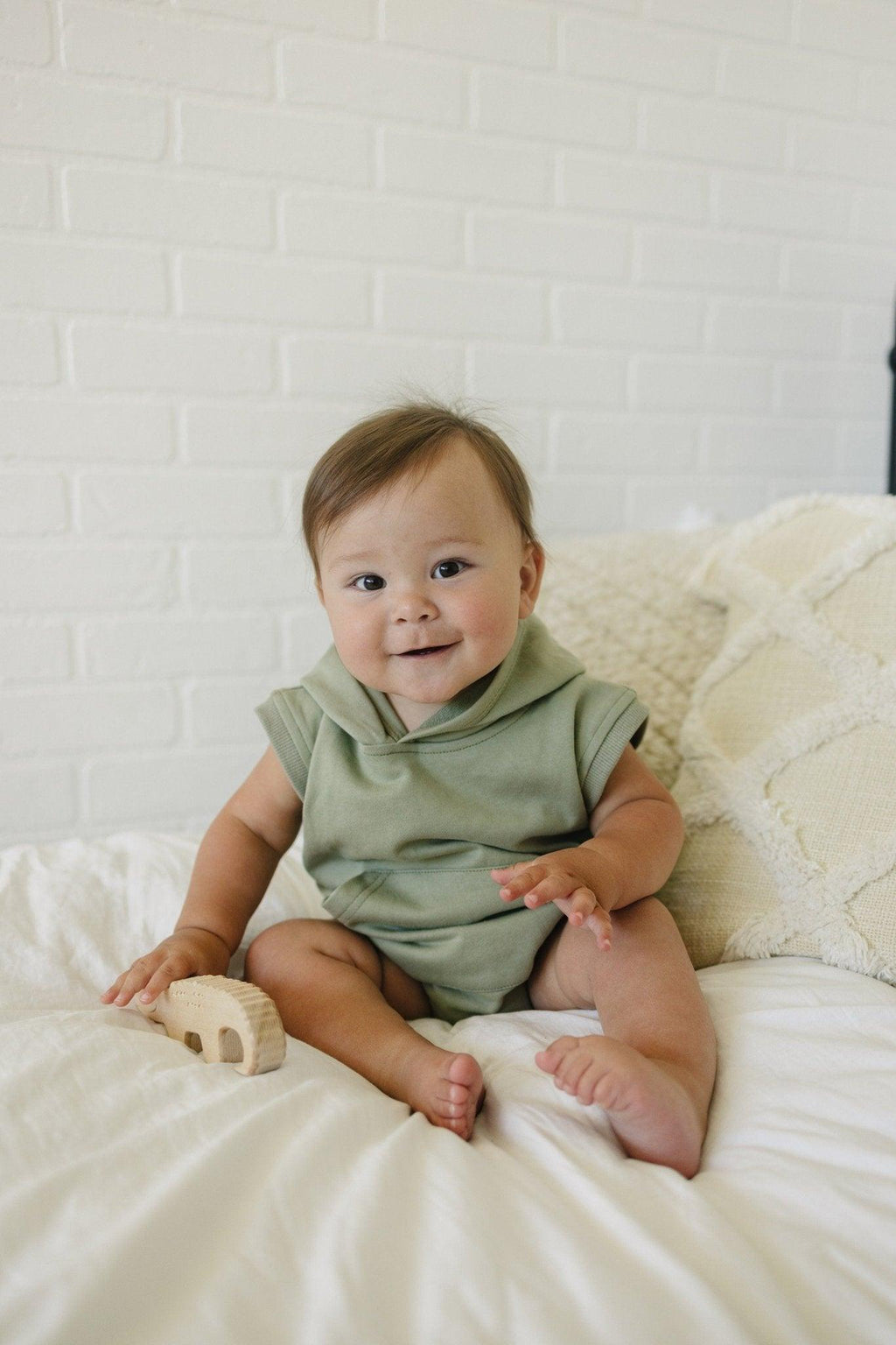 Sleeveless Hoodie Romper - more colors *0-3m and 12-18m left
