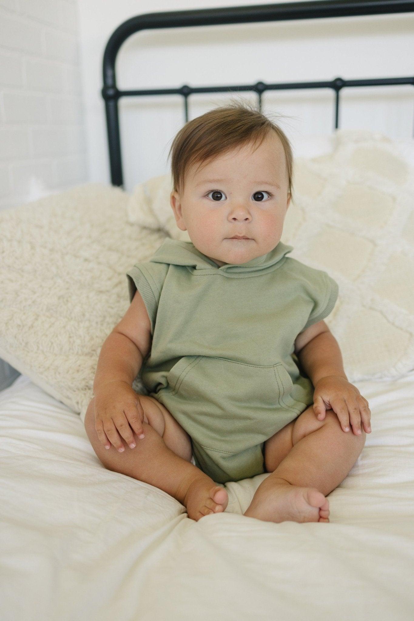 Sleeveless Hoodie Romper - more colors *0-3m and 12-18m left