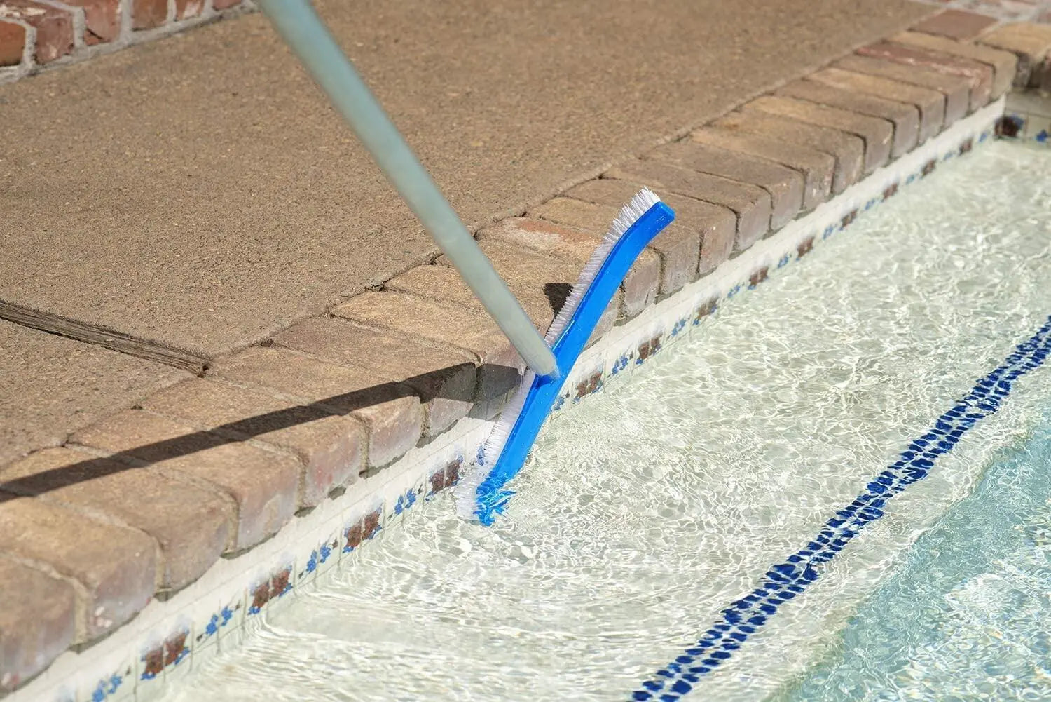 Standard 18" Pool Brush M-90136