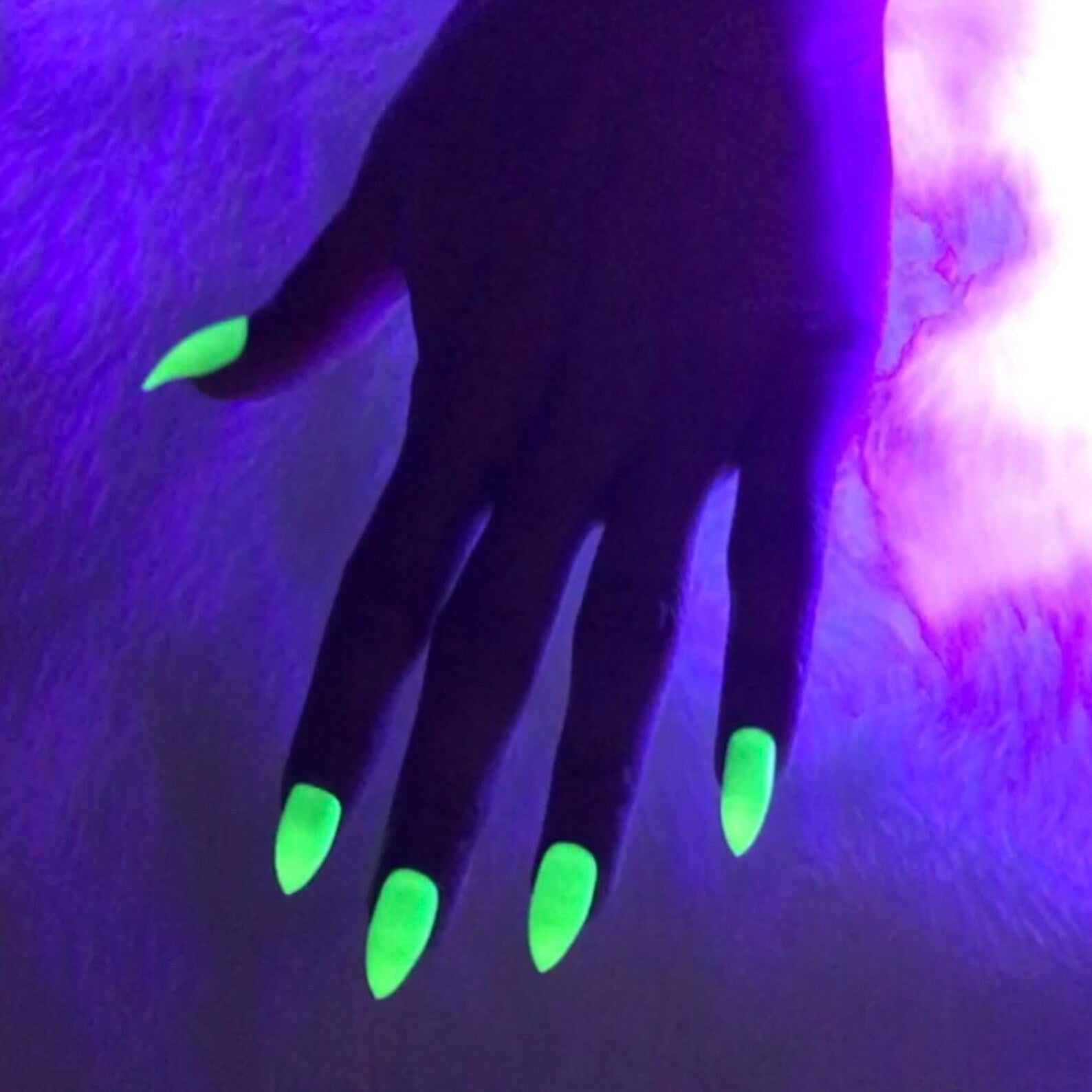 Stiletto Glow-in-the-Dark Neon Yellow Nails – Press-On Acrylic Nails for Raves, Parties & Bold Glam