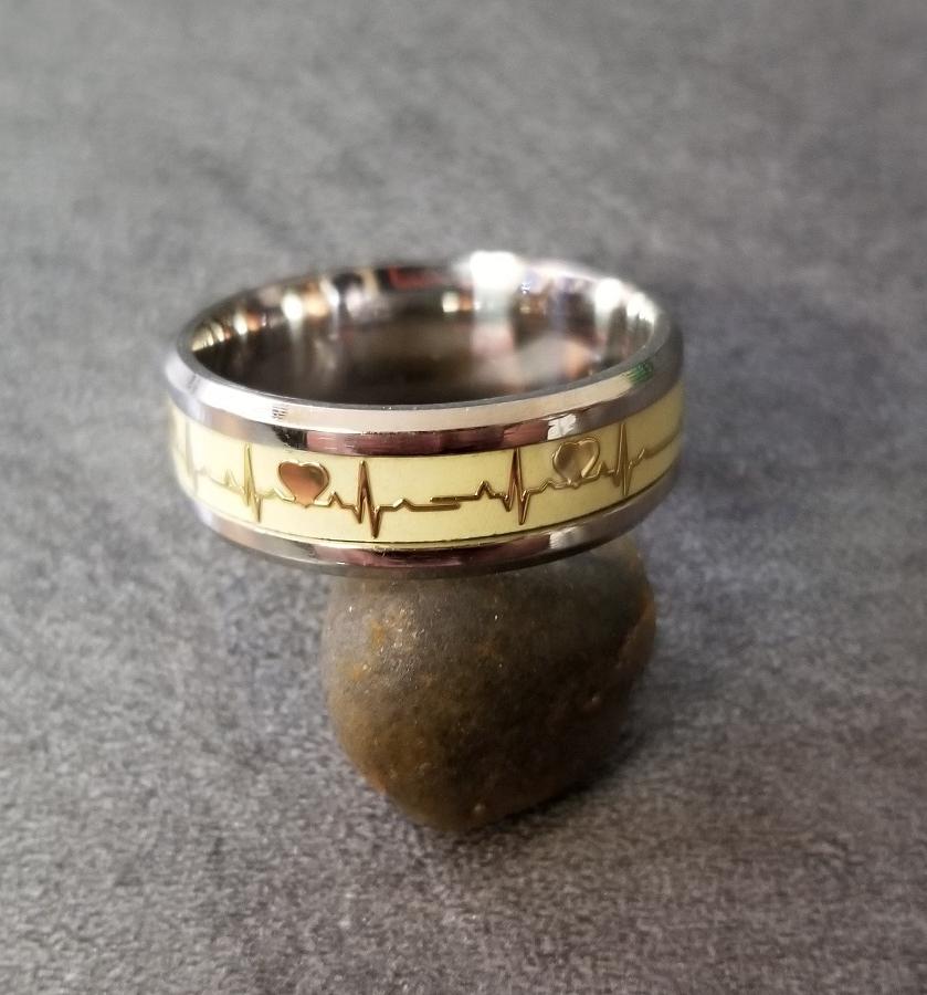 Personalized Men's Heart Beat Wedding Ring - Glowing Heartbeat
